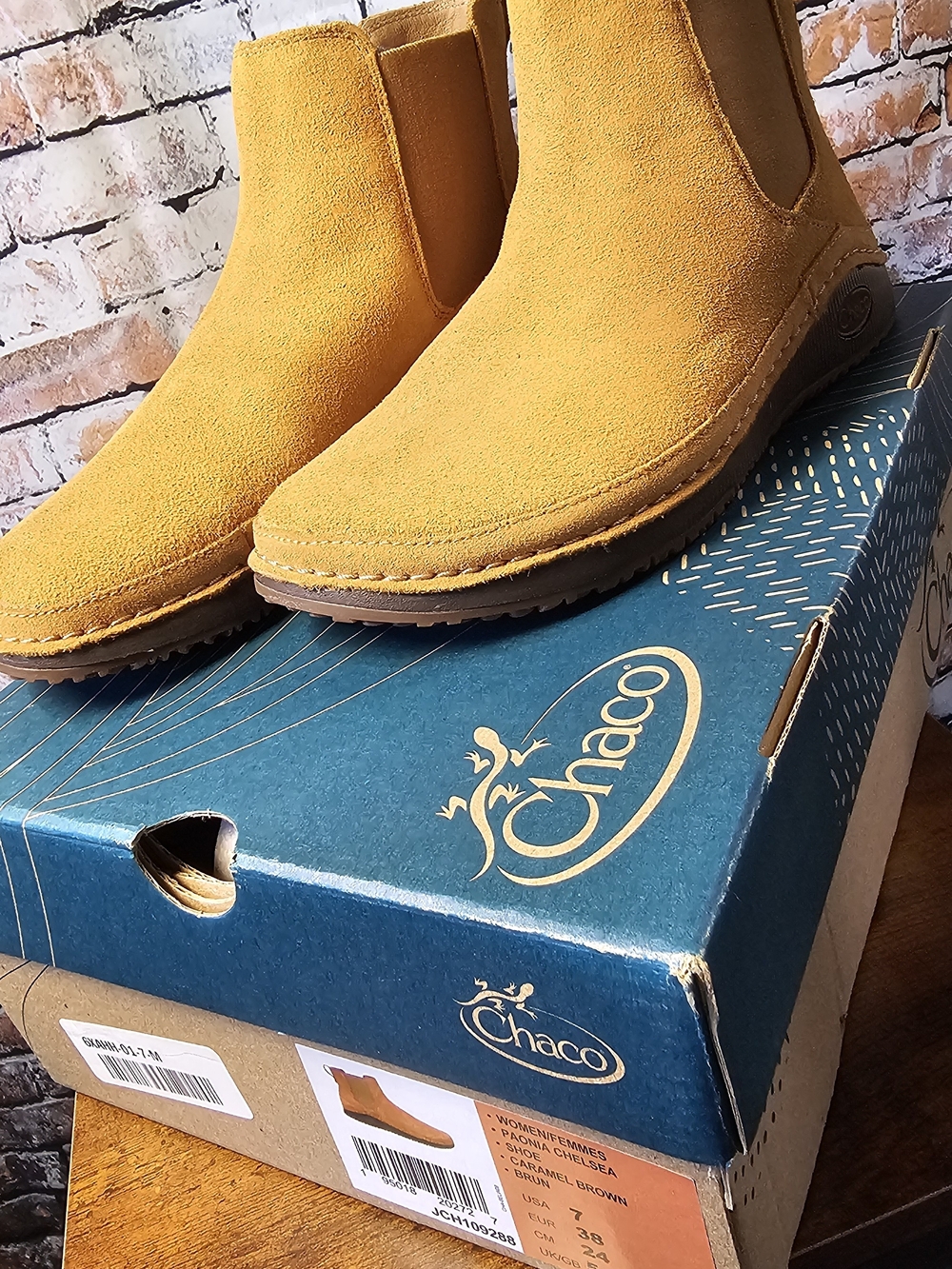 Chaco Paonia Chelsea Boots Suede Tobacco Brown Ankle Boots Womens Size 7 NWT